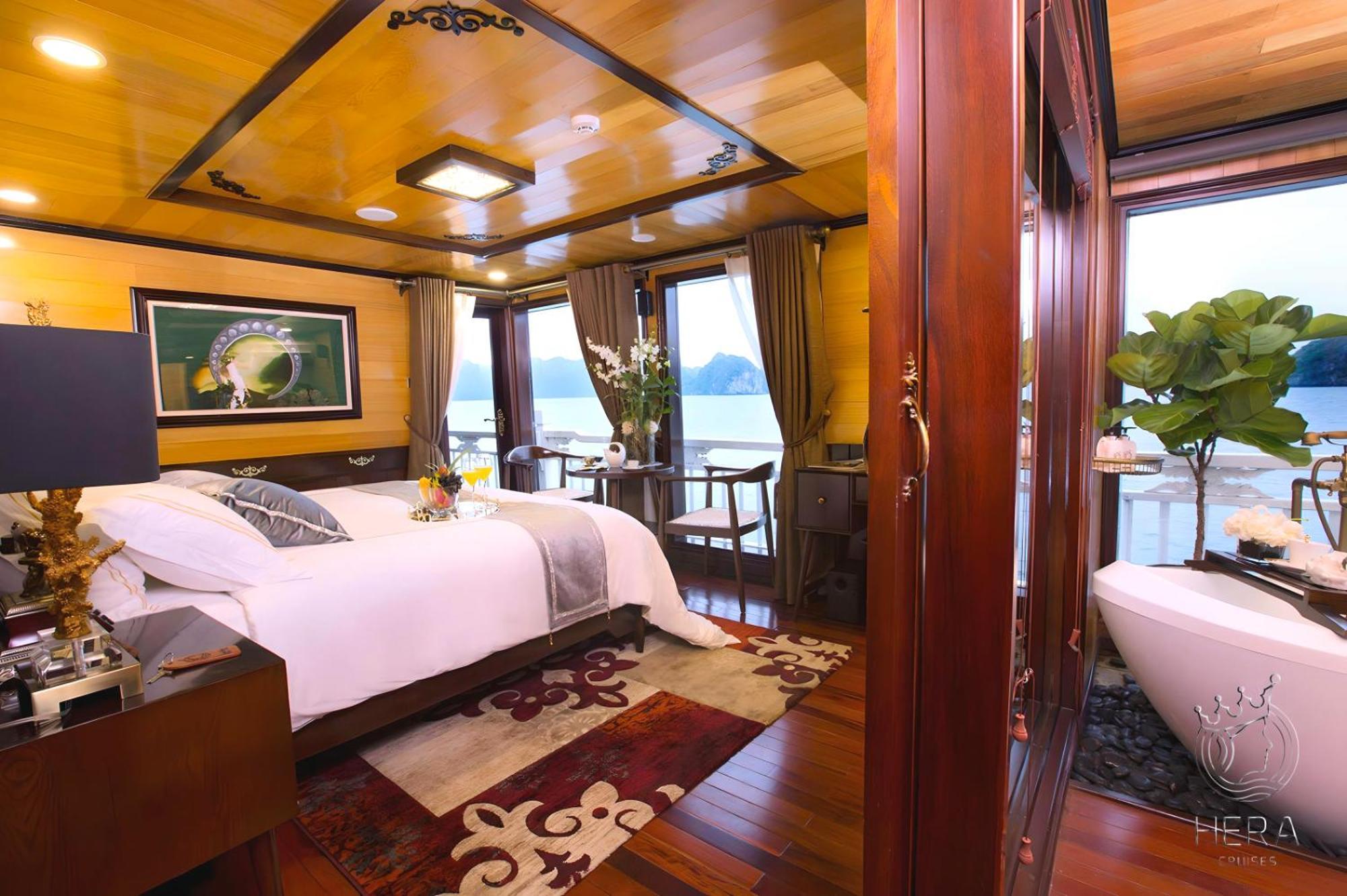 Hera Grand Luxury Cruise Ha Long Exterior photo